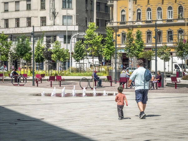 Ungarn, Budapest, Blaha Lujza, Umbriano Granitbeige gemasert