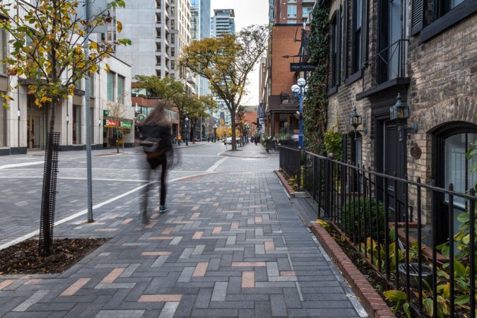 Toronto (CA), Yorkville Streetscape