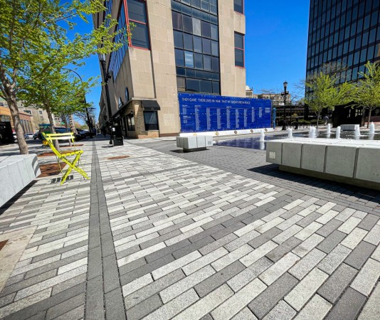 Evanston (USA), Illinois, Fountain Square Plaza