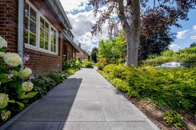 Umbriano Grauanthrazit gemasert