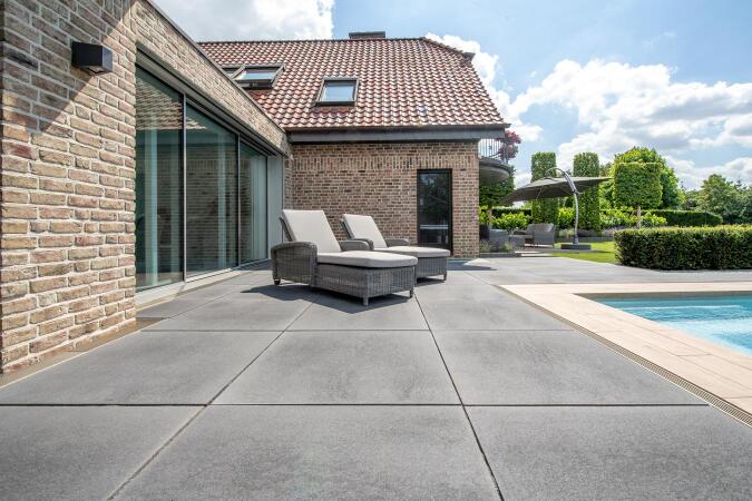 Umbriano Grauanthrazit gemasert